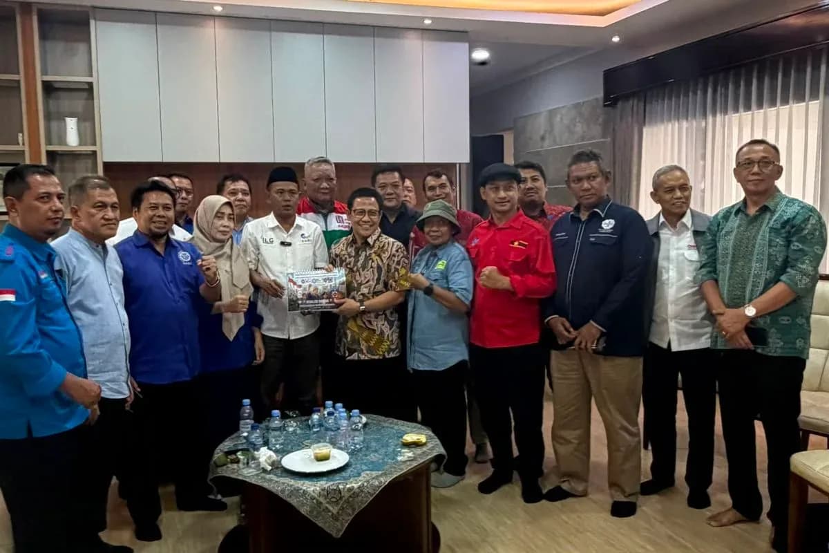 Ketua Umum Partai Kebangkitan Bangsa (PKB) Abdul Muhaimin Iskandar atau Cak Imin menerima kunjungan Koalisi Besar Perjuangan Buruh Indonesia yang terdiri atas 18 presiden serikat buruh nasional di kediamannya, Jalan Widya Chandra, Jakarta Selatan, Senin (10/8/2026). (DOK. Humas PKB)