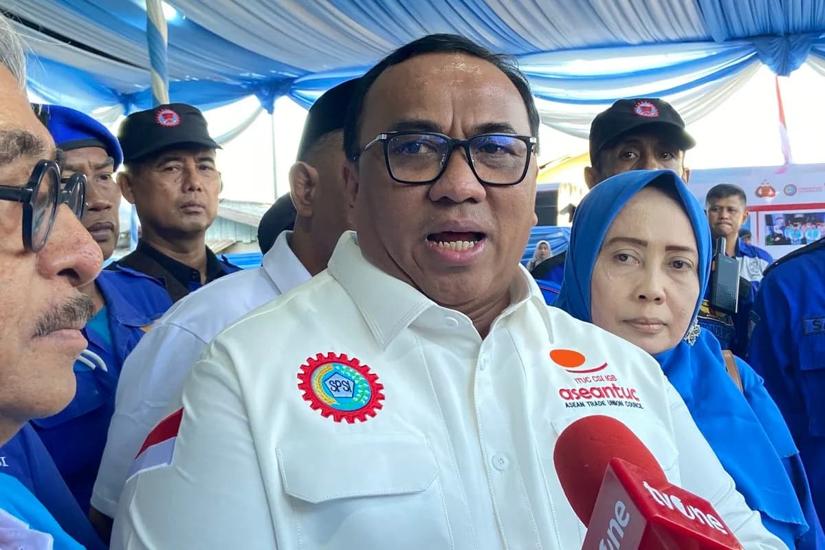 Presiden KSPSI Andi Gani selepas peresmian gedung KSPSI di Surabaya, Jawa Timur yang dihadiri Kapolri Jenderal Listyo Sigit Prabowo pada Jumat (21/8/2026).(KOMPAS.com/IZZATUN NAJIBAH )